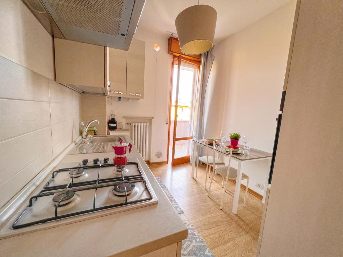 Lovely Apartment A Due Passi Dal Mare Rimini Ngoại thất bức ảnh
