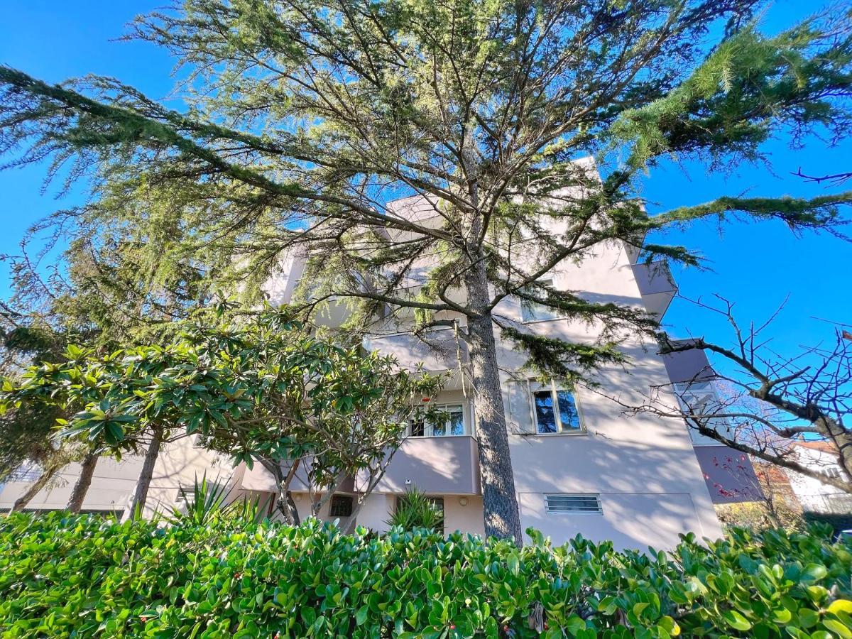 Lovely Apartment A Due Passi Dal Mare Rimini Ngoại thất bức ảnh