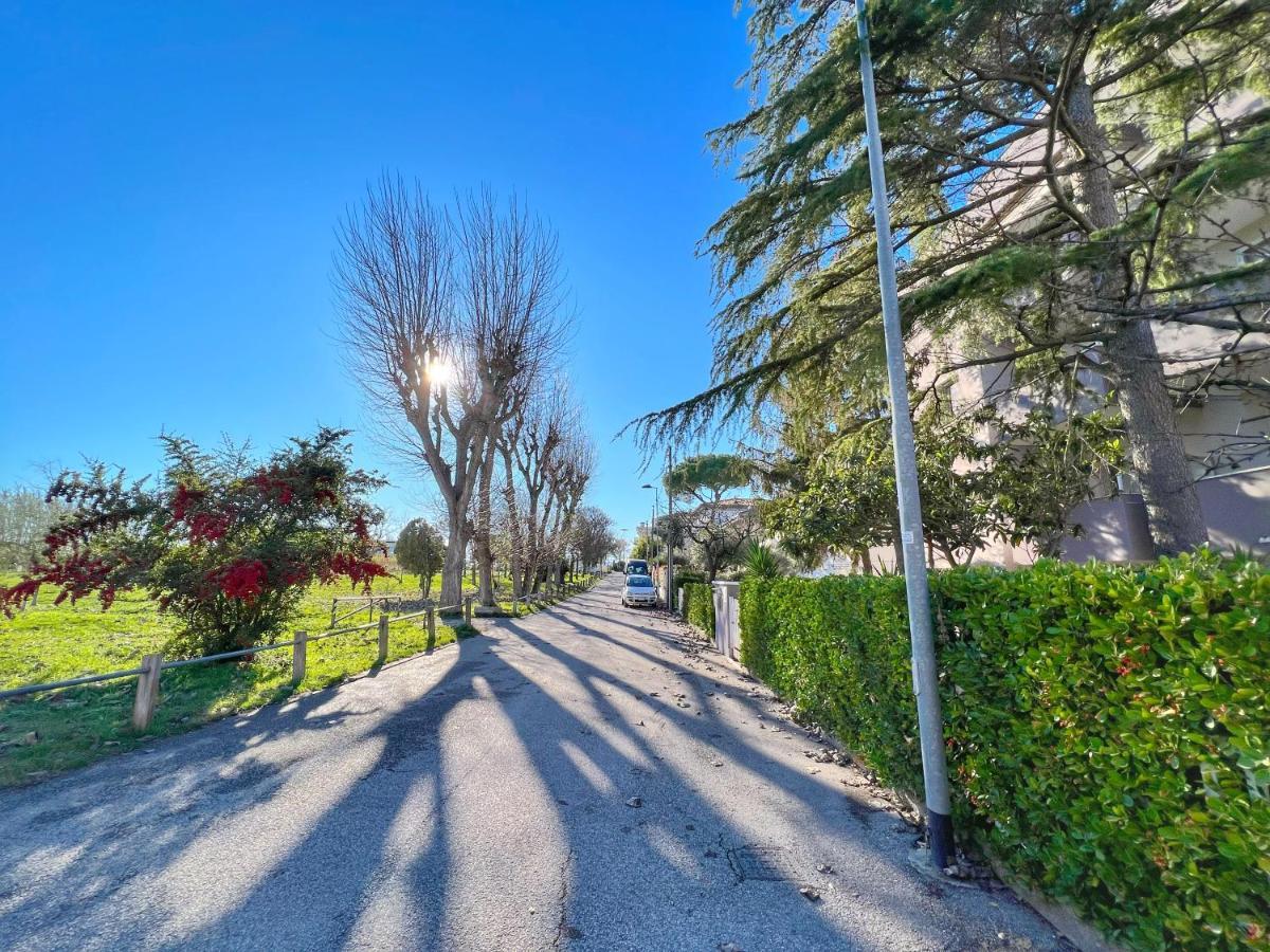 Lovely Apartment A Due Passi Dal Mare Rimini Ngoại thất bức ảnh