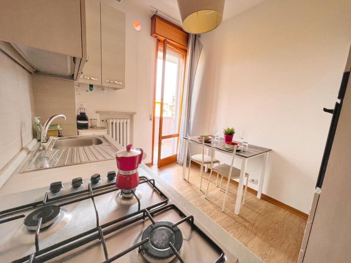 Lovely Apartment A Due Passi Dal Mare Rimini Ngoại thất bức ảnh